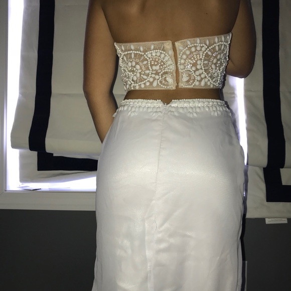 NWOT PROM DRESS WHITE WITH JEWELS - Picture 3 of 4